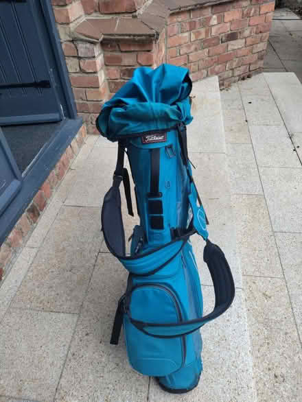 Photo of free Titlesist carry golf bag (South Dublin / Bray) #1