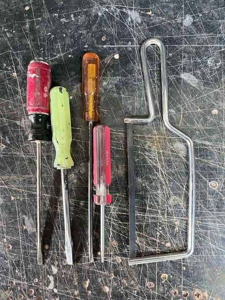 Photo of free 4 Screwdrivers & small Hacksaw (Oswestry SY11) #1