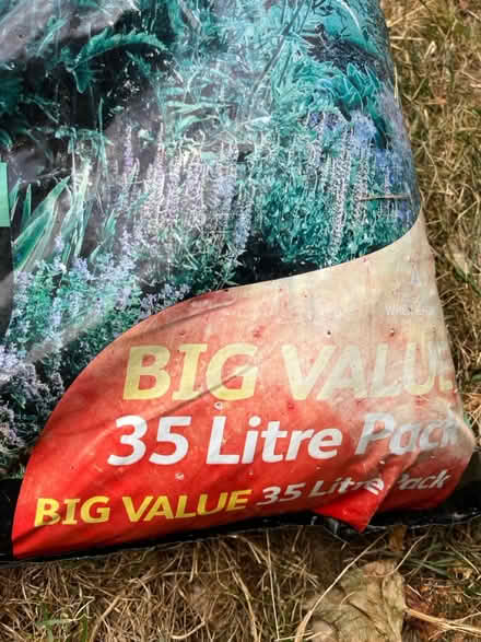 Photo of free Westland Top Soil bag 35 litre (Henley-on-Thames RG9) #4