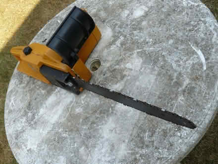 Photo of free Electric chainsaw - not working - over 18s only (Kempsey WR5) #1