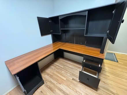 Photo of free L-shaped desk with hutch (6035 sw Wilbard st Portland) #2