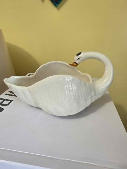 Photo of free Ceramic swan planter or dish (South Ozone Park) #3