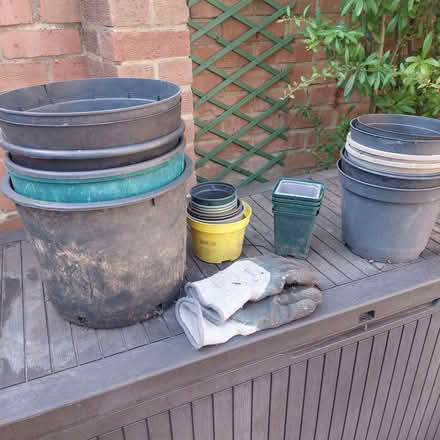 Photo of free 30 plastic plant pots (Fords Farm RG31) #1