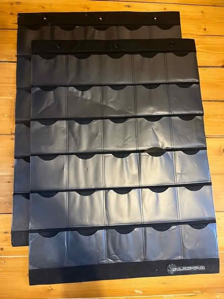 Photo of free CD holder (to hang up on on wall or door) (Bellevue EH7) #1