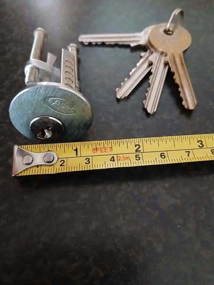 Photo of free Lock and 4 keys (Latchford WA4) #1