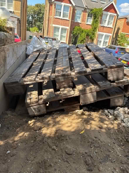 Photo of free Pallet x 4 (Teddington TW11) #1