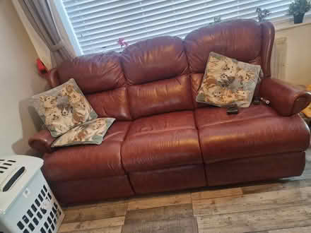 Photo of free Brown settee (De55 nl) #1