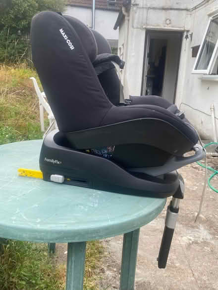 Photo of free Maxi cosi pearl car seat (Brimscombe GL5) #4