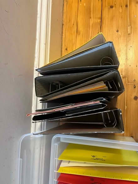 Photo of free Small filing box and various empty files and folders (Bellevue EH7) #1