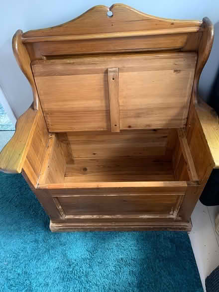 Photo of free Small Wooden pew seat (Lu4 9uf) #4