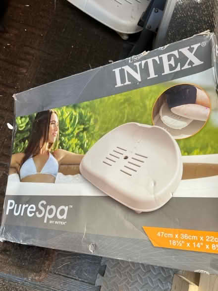Photo of free Hot tub / spa seats (M9 Manchester) #1