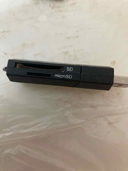 Photo of free SD/micro sd card reader (Filton BS34) #1