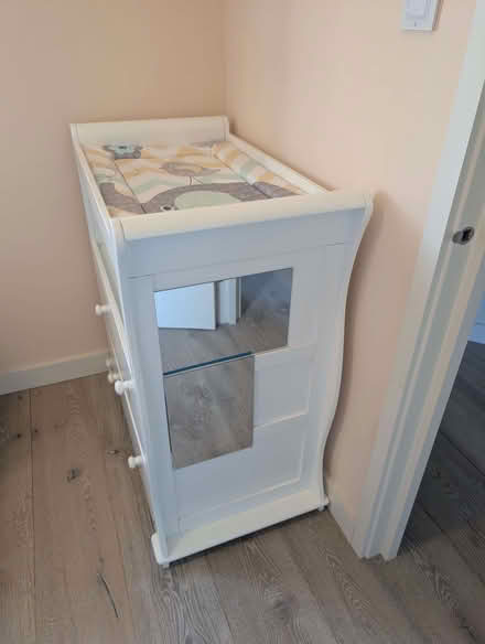 Photo of free Changing table (Herne Hill SE24) #4