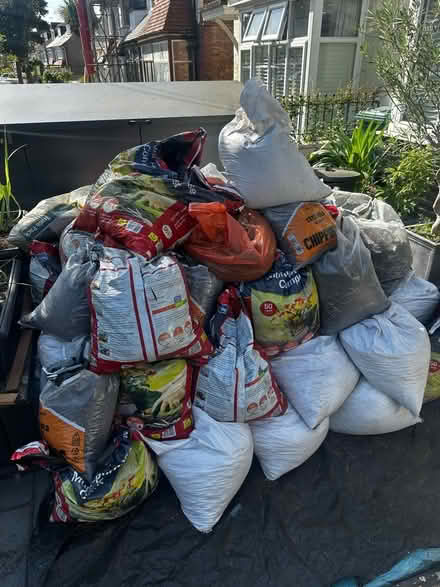 Photo of free top soil (Tooting SW17) #1