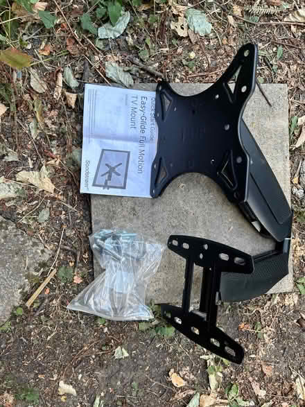 Photo of free television bracket (Uley GL11) #1