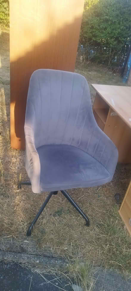 Photo of free Grey swivel chair (Gaywood PE30) #1