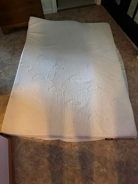 Photo of free Cooling matress topper (carpentersville) #1