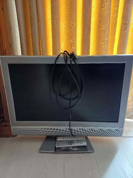 Photo of free Toshiba 32 WL56 Series Television (TV) Silver (Burghfield Common RG7) #1