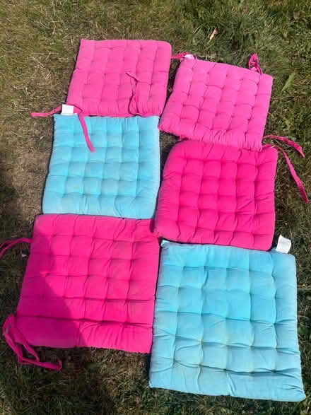 Photo of free garden seat covers (Fairfield LA1) #3