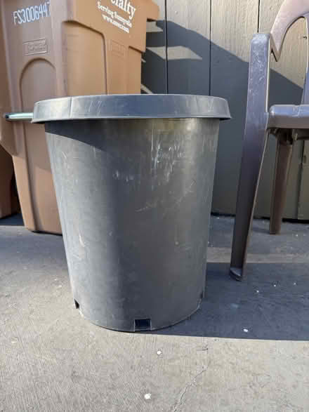 Photo of free 15-gal planter pot & watering can (1075 Valencia Avenue) #3