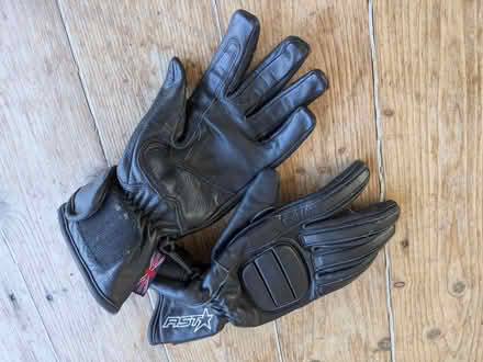 Photo of free Pair of AST Motorcycling Gloves, Small (Chipping Sodbury BS37) #2