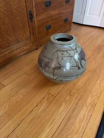 Photo of free Large vase (Metuchen NJ) #1