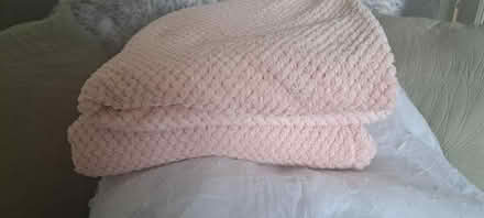 Photo of free Pink throw overs (Fallin FK7) #2