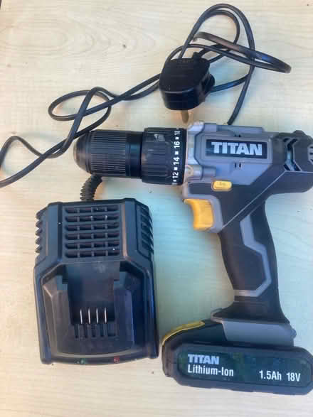 Photo of free Titan drill working but no longer charging (Priestwood RG42) #2