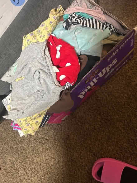 Photo of free 2t-3t girls clothing (Vancouver wa) #1