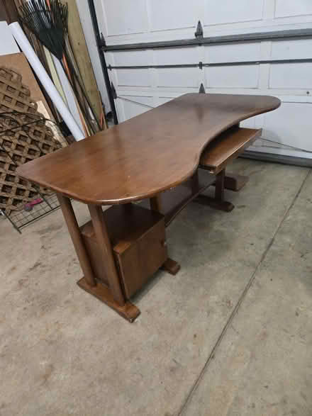 Photo of free Computer Desk (Potomac Rockville) #1