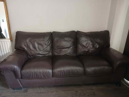 Photo of free Brown leather sofa (Southgate N14) #1