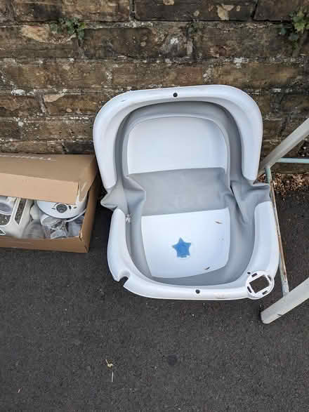 Photo of free Folding baby bath (East Oxford OX4 1) #1