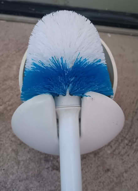 Photo of free White Oxo Good Grips WC Toilet Brush (Ticknall DE73) #2