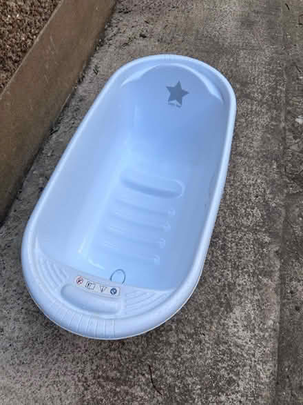Photo of free Baby bath (Worcester Park KT4) #2