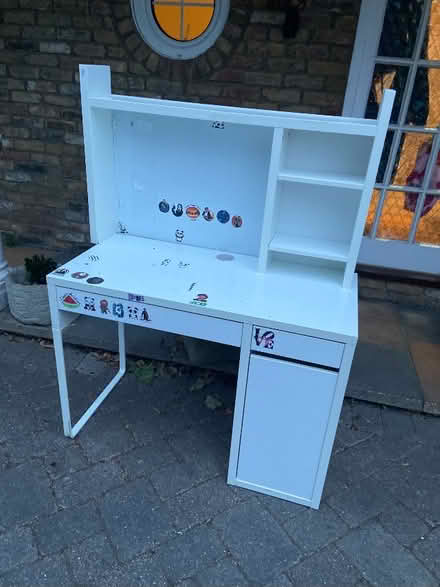 Photo of free White desk (Kenley CR8) #2