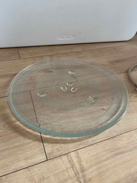 Photo of free Glass microwave plate (Bromsgrove B61) #1