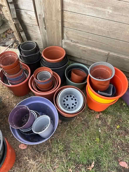 Photo of free Various plastic pots (Twickenhan TW2) #1