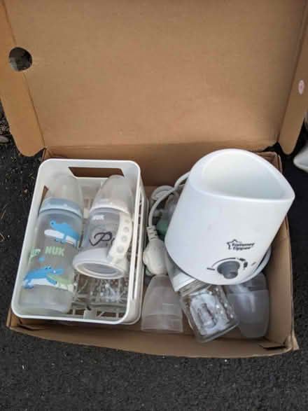 Photo of free Baby bottles and heater (East Oxford OX4 1) #1