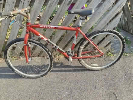 Photo of free Trek 4000 (Beckenham hill station (SE6)) #1