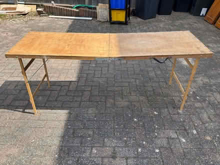 Photo of free Wall papering table (South Croydon CR2) #4