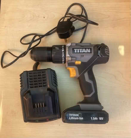 Photo of free Titan drill working but no longer charging (Priestwood RG42) #1