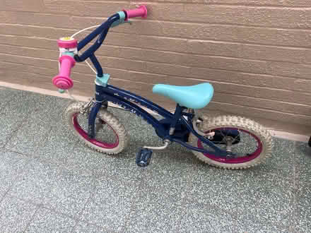 Photo of free Child’s bicycle with stabilisers (Sk12) #2