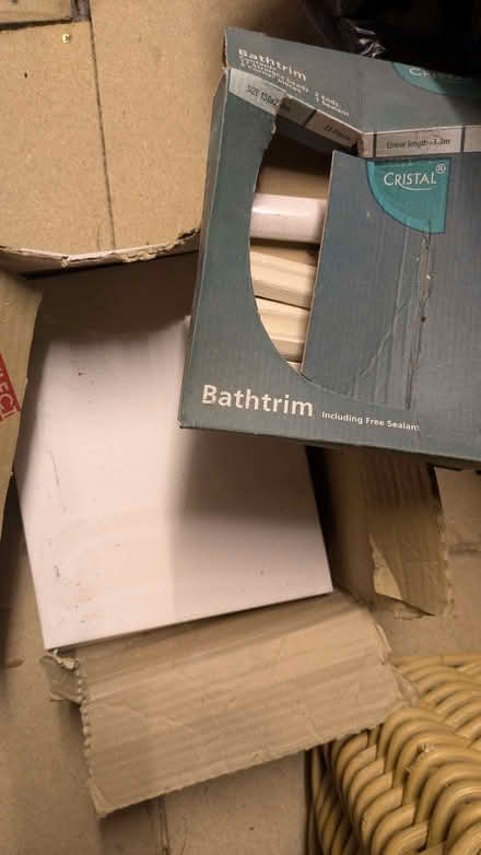 Photo of free White bathroom tiles and trim (Low Leighton SK22) #1