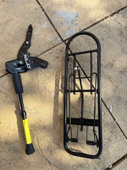 Photo of free bike stuff (Upper Clapton E5) #2