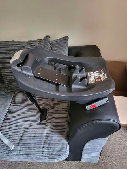 Photo of free Childs car seat & iso fix base (Upton CH2) #2