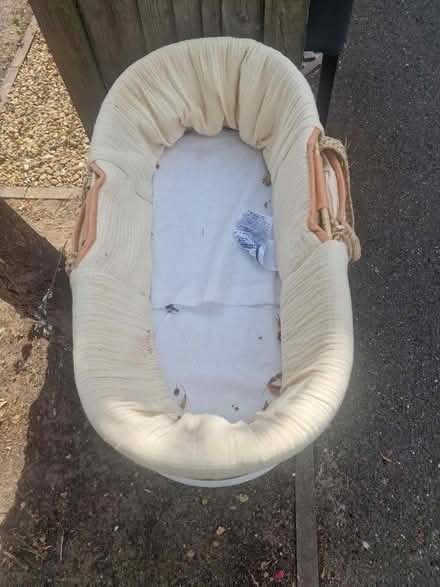 Photo of free Moses basket (Pollards Hill, CR4) #1