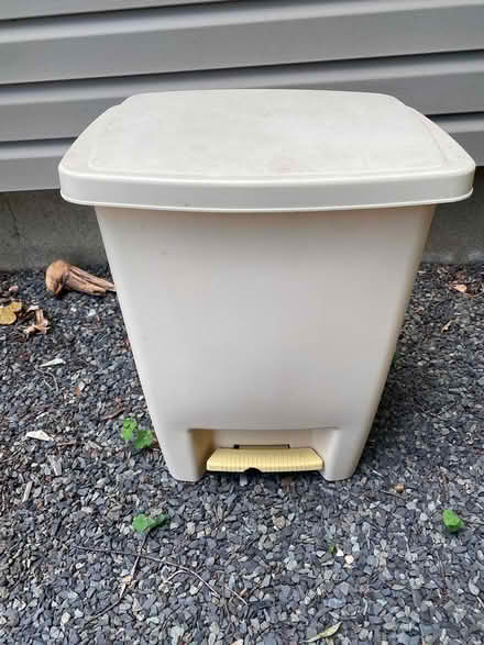 Photo of free Rubbermaid Plastic Trash Can (Plainfield near So. Plainfield) #1