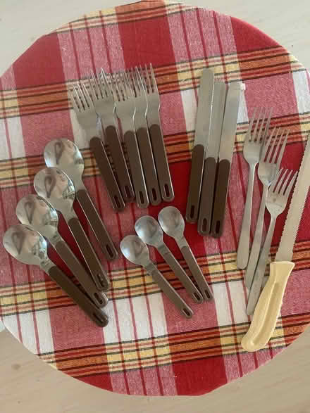 Photo of free cutlery (P'nP, Gabriel Road, PLUMSTEAD) #1