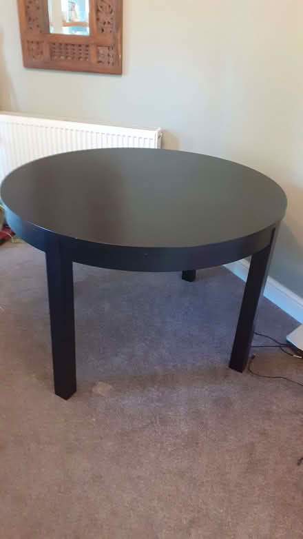 Photo of free extendable circular dining table (The Hythe, Maldon CM9) #1