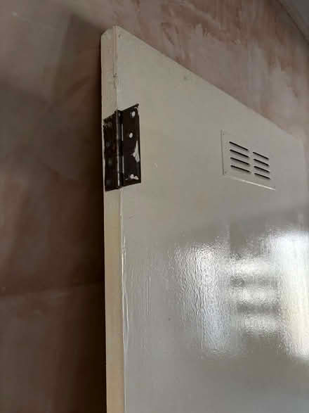 Photo of free White internal vented door — 198 × 75 × 3.5 cm (Lavender Hill SW11) #2